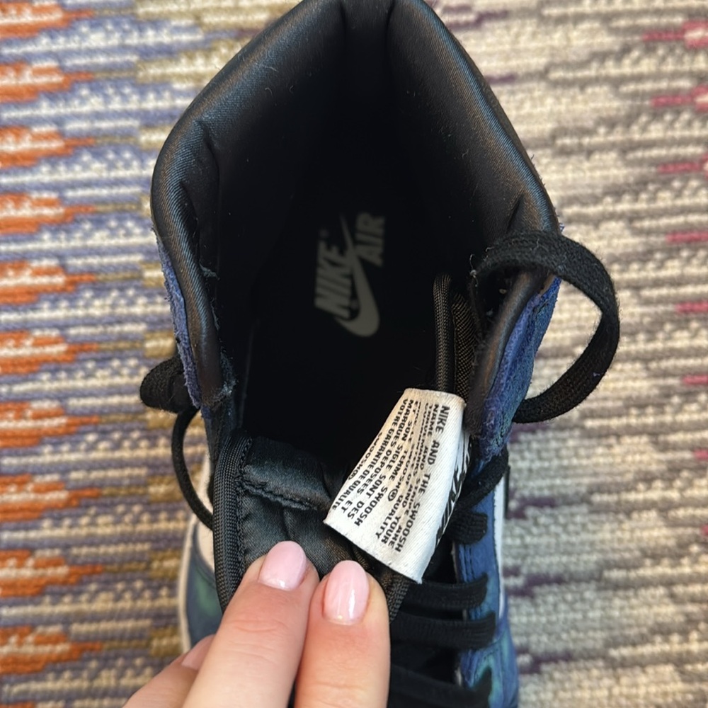 Nikes! Worn once. Size 40.5 - Picture 3 of 4